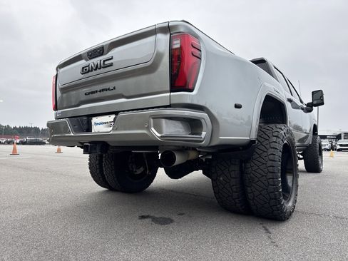 Used 2024 GMC Sierra 3500 Denali Ultimate image 10
