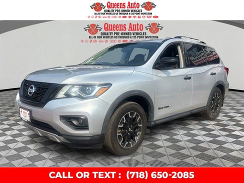 Used 2020 Nissan Pathfinder SL AWD/4WD image 2