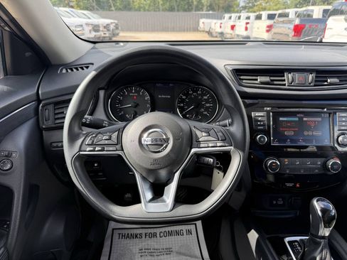 Used 2018 Nissan Rogue S AWD/4WD image 22