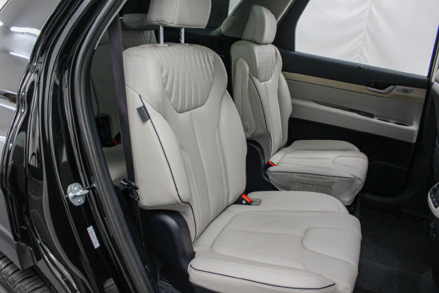 Used 2024 Hyundai Palisade Limited AWD/4WD image 17