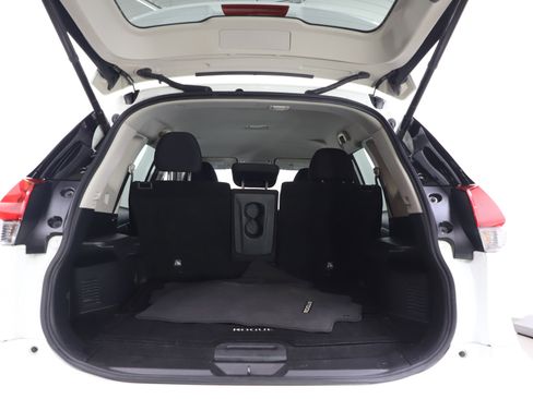 Used 2020 Nissan Rogue SV image 16