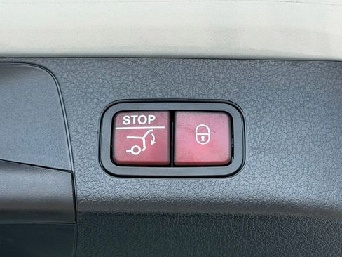 Used 2026 Mercedes-Benz GLB 250 4MATIC image 14