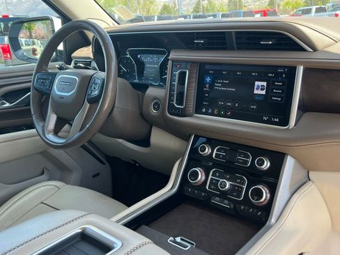 Used 2021 GMC Yukon Denali AWD/4WD image 17