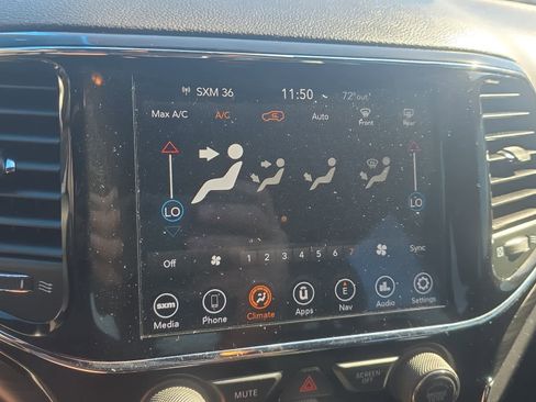 Used 2020 Jeep Grand Cherokee Laredo w/ 18" Wheel & 8.4" Radio Group image 26