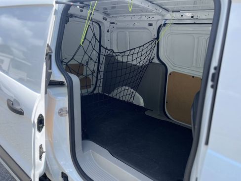 Used 2022 Ford Transit Connect XLT FWD image 11
