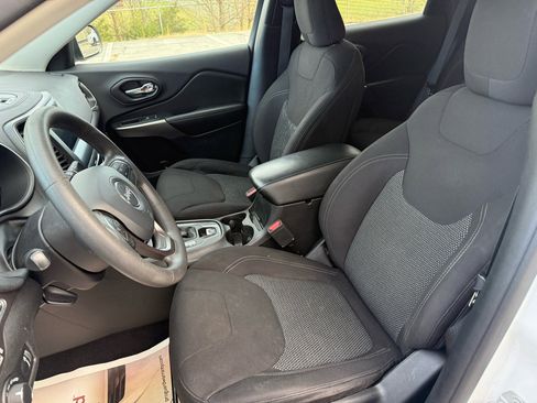 Used 2020 Jeep Cherokee Latitude image 20