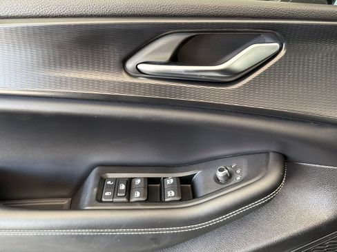 Used 2023 Jeep Grand Cherokee Altitude RWD image 10