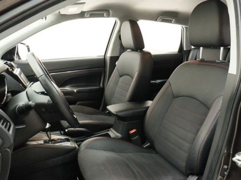 Used 2025 Mitsubishi Outlander Sport SE AWD/4WD image 8
