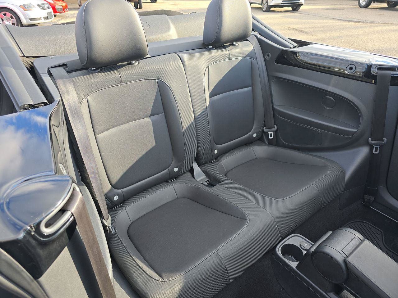 Used 2014 Volkswagen Beetle R-Line FWD image 6