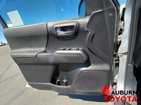 Used 2021 Toyota Tacoma TRD Off-Road w/ Technology Package AWD/4WD image 34