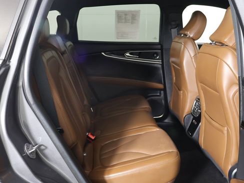 Used 2021 Lincoln Nautilus Reserve w/ Monochromatic Package image 31