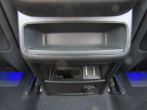 Used 2021 Mercedes-Benz GLE 350 w/ Premium Package image 29