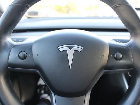 Used 2018 Tesla Model 3 Long Range image 11