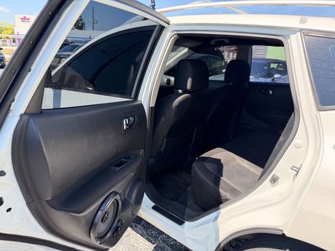 Used 2014 Nissan Rogue S image 9