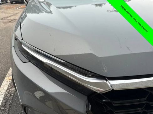 Used 2023 Honda CR-V EX image 3
