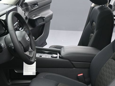 New 2026 Nissan Pathfinder SV AWD/4WD image 18