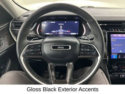 Used 2023 Jeep Grand Cherokee Limited w/ Black Appearance Package image 40