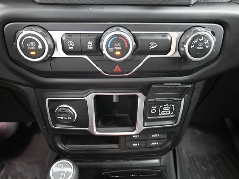 Used 2018 Jeep Wrangler Unlimited Sport AWD/4WD image 18