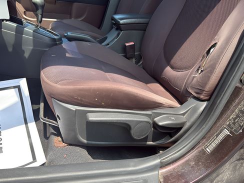 Used 2010 Kia Forte EX FWD image 25