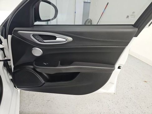 Used 2024 Alfa Romeo Giulia Veloce image 36