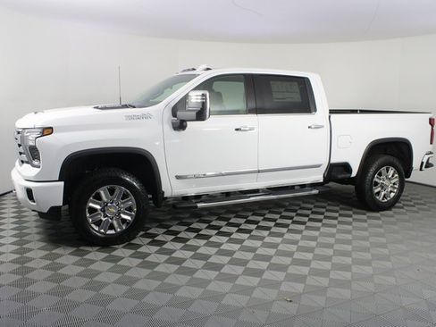 New 2026 Chevrolet Silverado 3500 High Country w/ Technology Package image 2