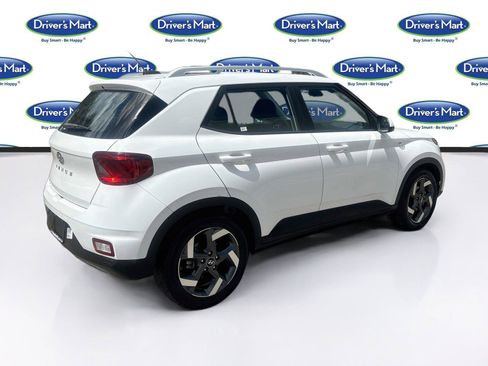 Used 2023 Hyundai Venue SEL w/ Cargo Package FWD image 7