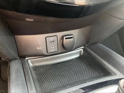 Used 2017 Nissan Rogue S AWD/4WD image 16