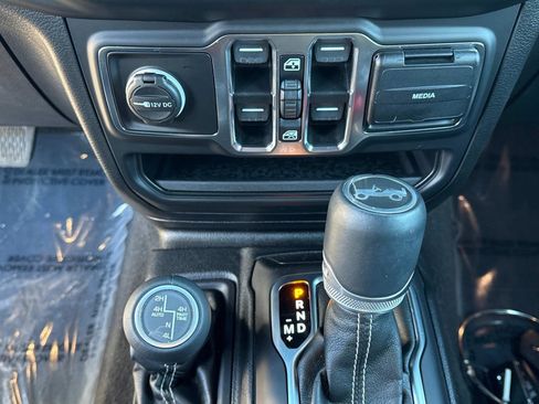 Used 2019 Jeep Wrangler Unlimited Sahara w/ Quick Order Package 24M Moab image 24