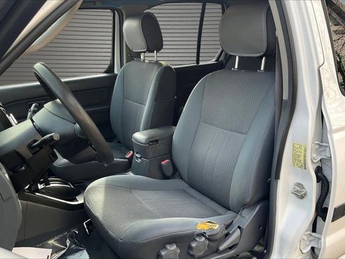 Used 2004 Nissan Xterra XE image 18