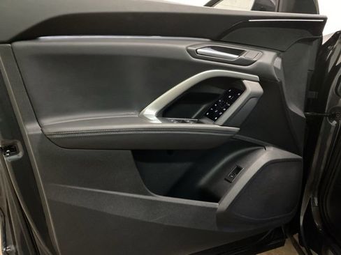 Used 2025 Audi Q5 Premium w/ Convenience Package image 13