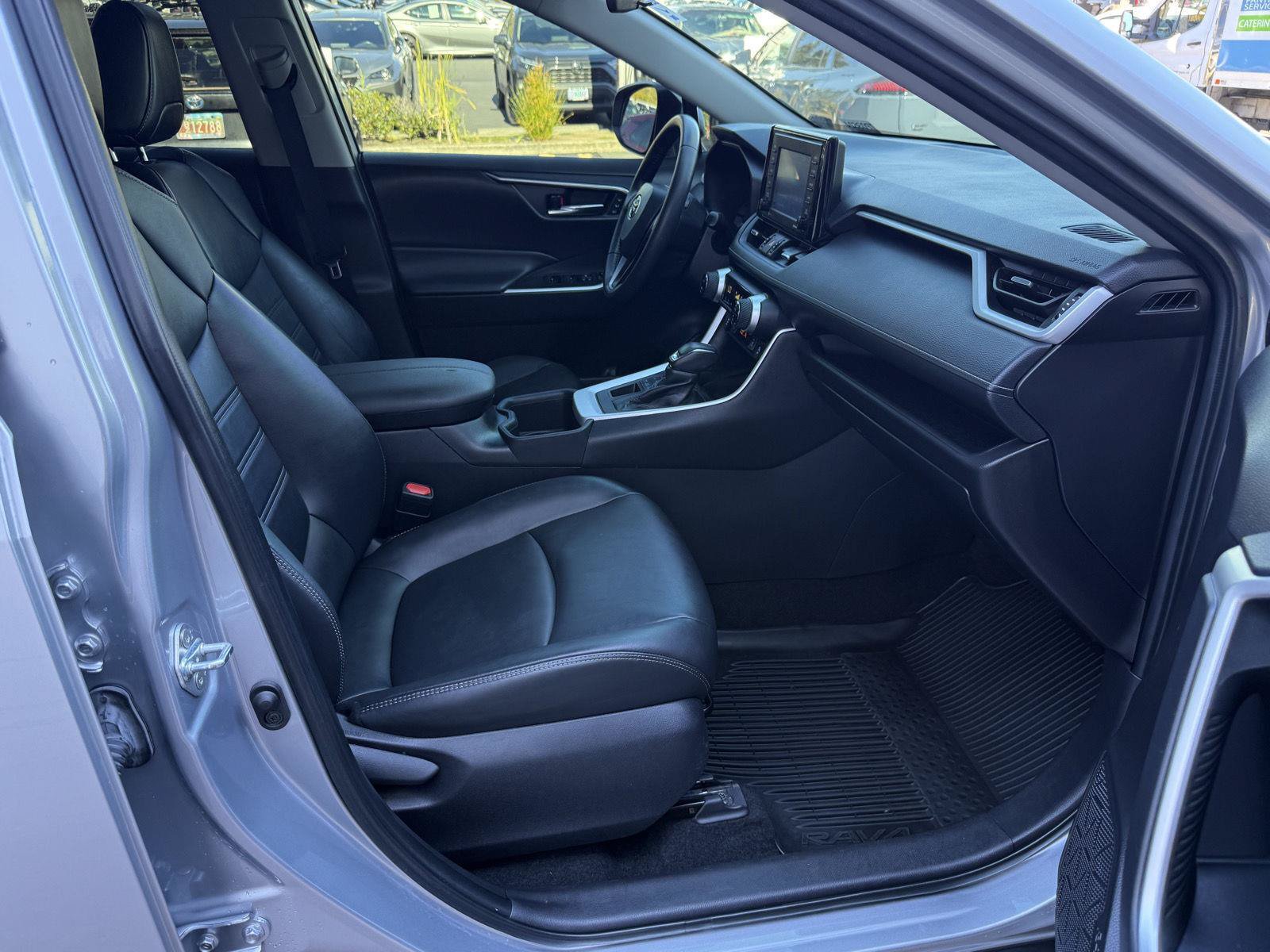 Certified 2022 Toyota RAV4 XLE Premium AWD/4WD image 21