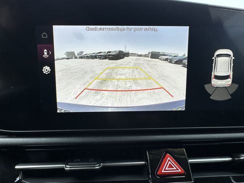 Certified 2023 Kia Niro EX FWD image 31