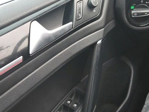 Used 2015 Volkswagen GTI SE image 17