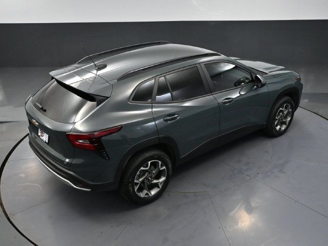 Used 2025 Chevrolet Trax LT w/ Driver Confidence Package FWD image 47