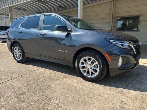 Used 2023 Chevrolet Equinox LT FWD image 2
