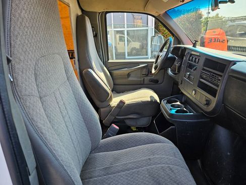 Used 2014 Chevrolet Express 3500 Extended w/ Chrome Appearance Package image 8