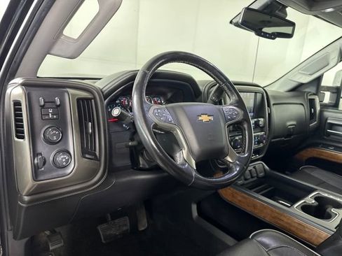 Used 2018 Chevrolet Silverado 2500 High Country w/ Duramax Plus Package image 32