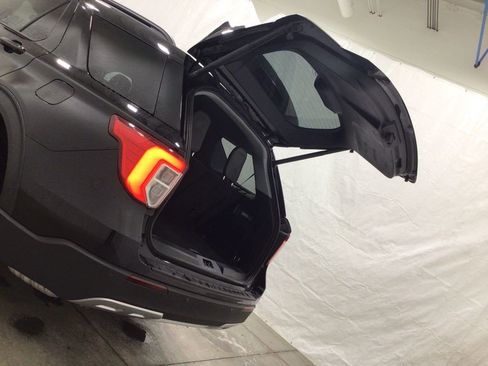 Used 2022 Ford Explorer XLT w/ Equipment Group 202A image 23