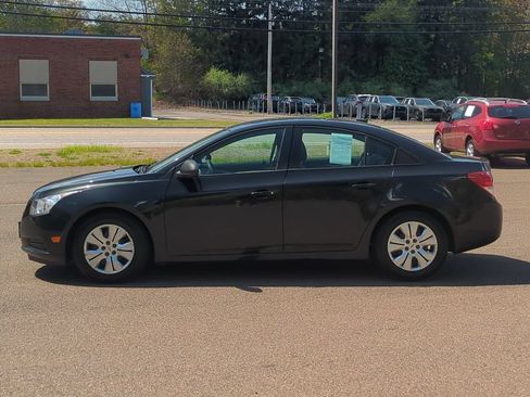 Used 2013 Chevrolet Cruze LS FWD image 7