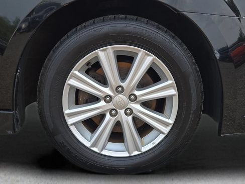 Used 2011 Subaru Legacy 2.5i Premium AWD/4WD image 24