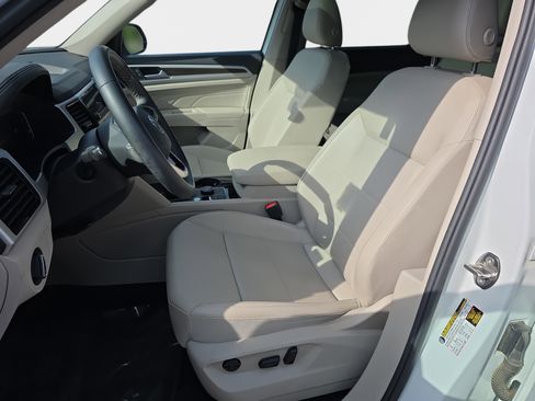 Used 2023 Volkswagen Atlas SE w/ Panoramic Sunroof Package AWD/4WD image 13