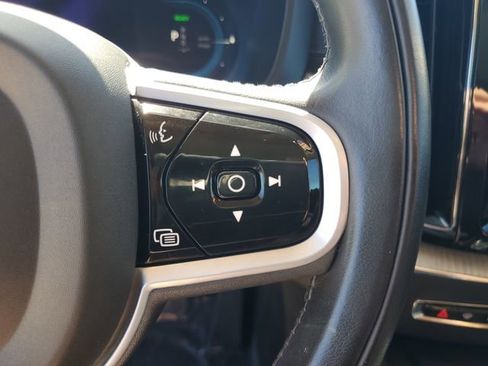 Used 2022 Volvo XC60 T8 Inscription w/ Advanced Package image 18