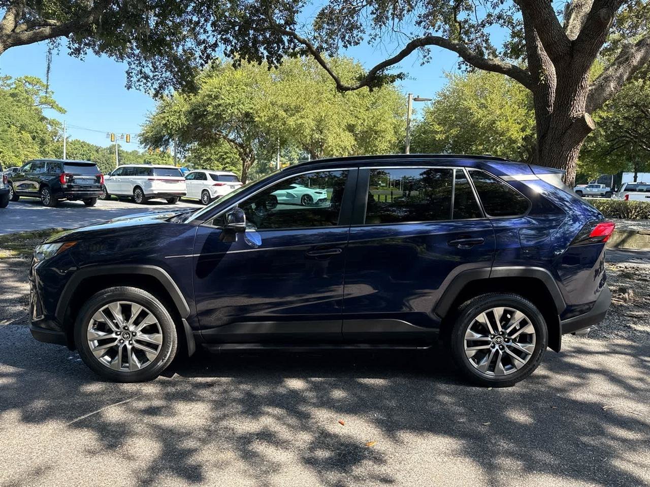 Used 2022 Toyota RAV4 XLE Premium FWD image 2