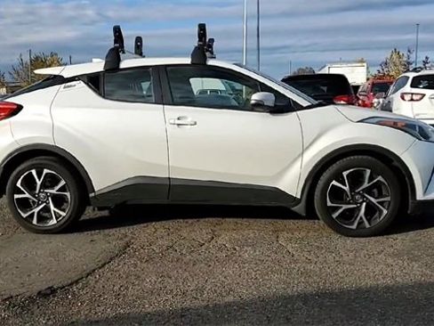 Used 2018 Toyota C-HR XLE image 9