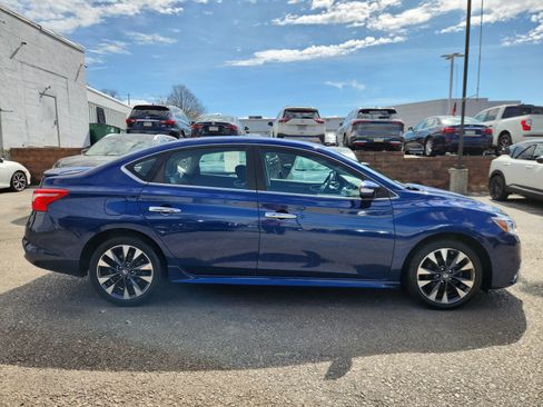 Used 2016 Nissan Sentra SR w/ SR Premium Package image 6