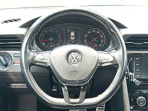 Used 2020 Volkswagen Passat 2.0T R-Line FWD image 28