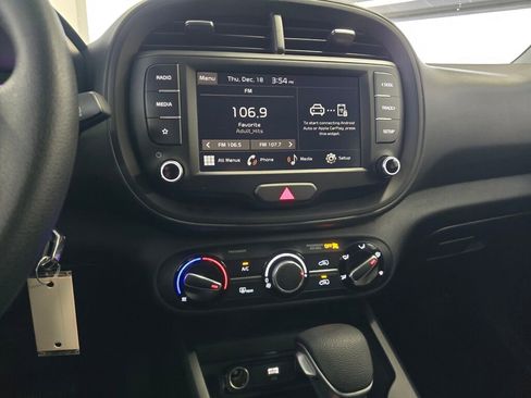 Used 2024 Kia Soul LX w/ Option Group 015 image 28
