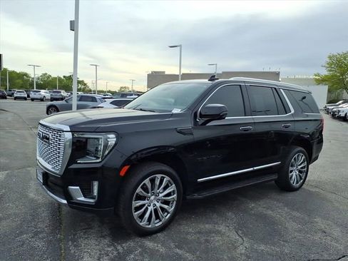 Used 2023 GMC Yukon Denali w/ Advanced Technology Package AWD/4WD image 11