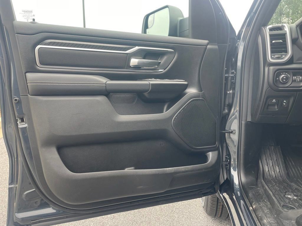New 2026 RAM 1500 Big Horn AWD/4WD image 9