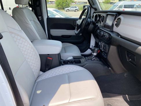 Used 2023 Jeep Wrangler Unlimited Sahara AWD/4WD image 26